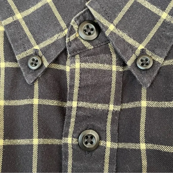 Eddie Bauer Button-Down - Picture 4 of 9